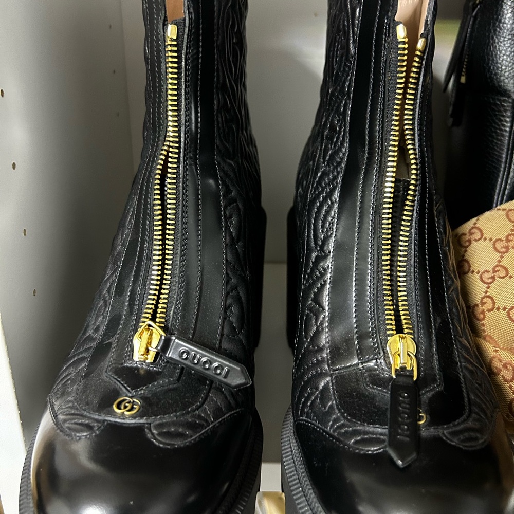 GUCCI CALFSKIN NAPPA RHOMBUS QUILTED TRIP ANKLE BOOTS 40 BLACK - Picture 4 of 6